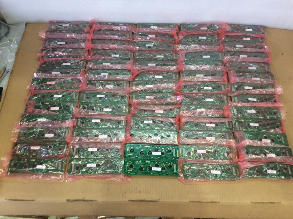 Unbranded YM4004-01 40x4 Character LCD Display Modules - New (Lot of 65)