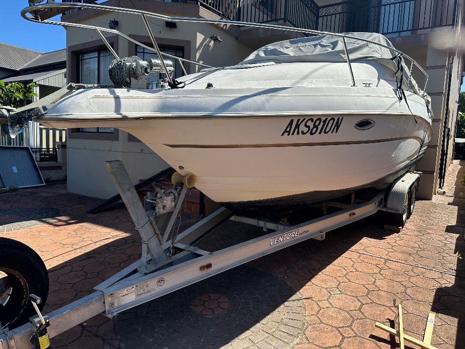 2003 Glastron Cruiser