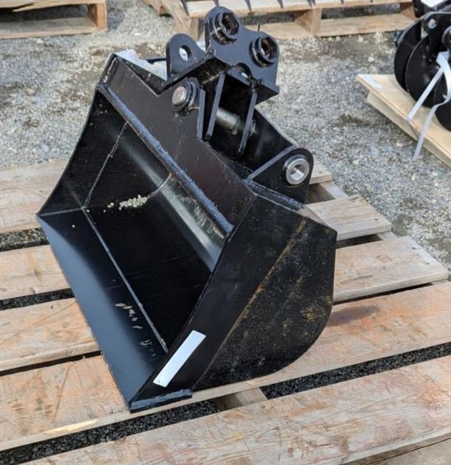 2026 MIVA 24in Tilting Excavator Bucket (Unused)
