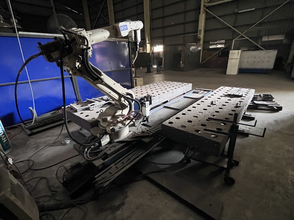 Robotic Arc Welding System  Comprising OTC Daihen Corporation, Robot Manipulator NB4L2-NEFN, 6-Axis