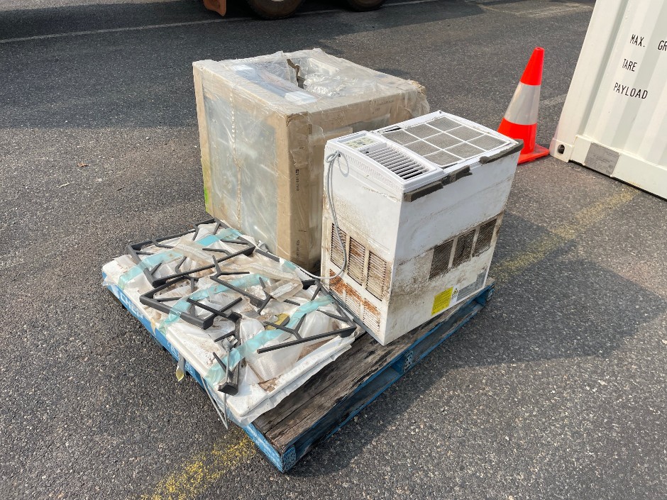 Assorted Household Appliances