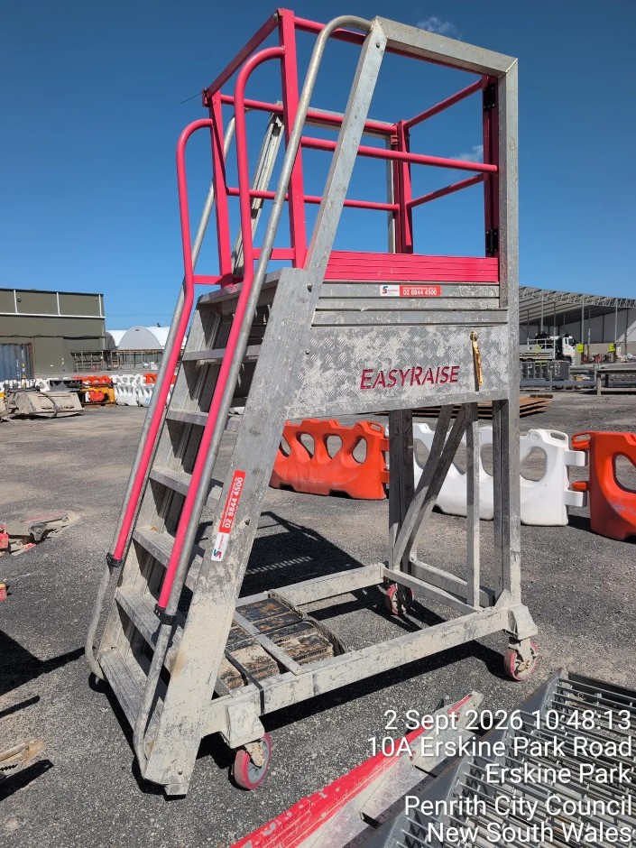 EASYRAISE PLATFORM STAIRS (Site ID: 360)