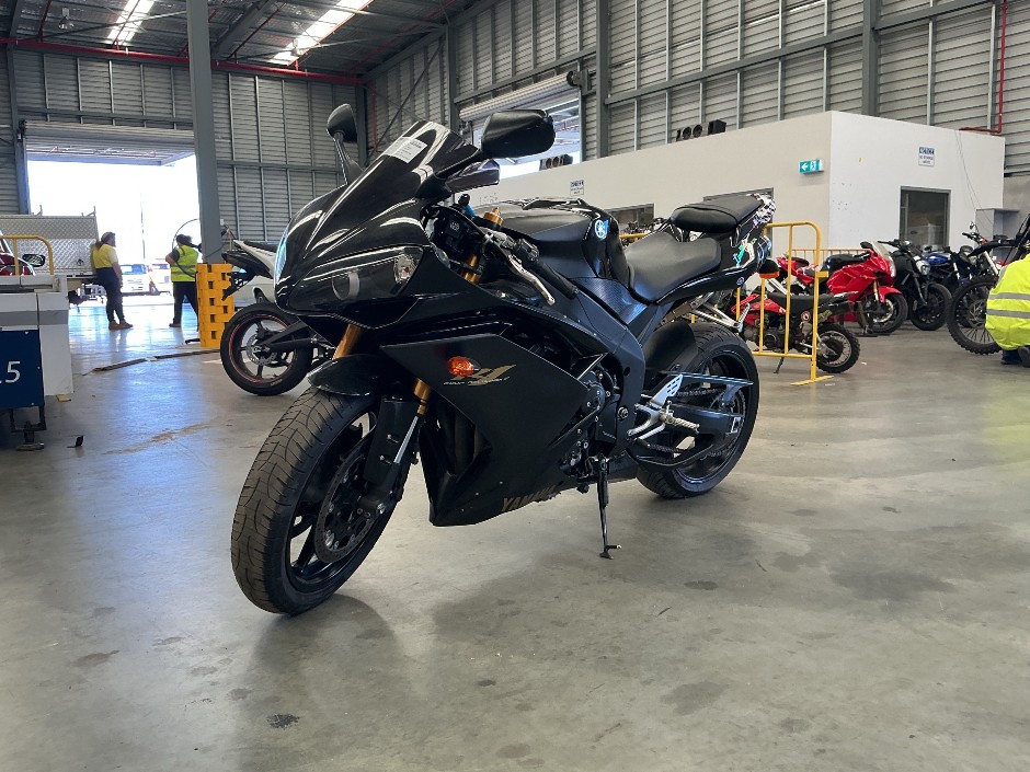 2007 YAMAHA YZF R1  Petrol
