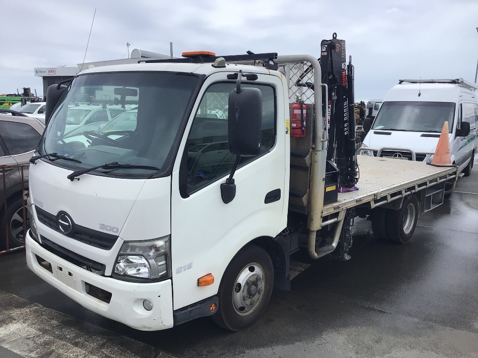 2018 Hino 300  616 4x2 Crane Truck