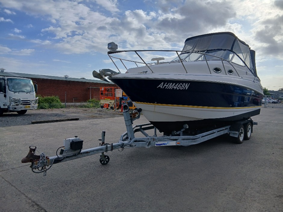 2006 Larson Cabrio 240 Boat