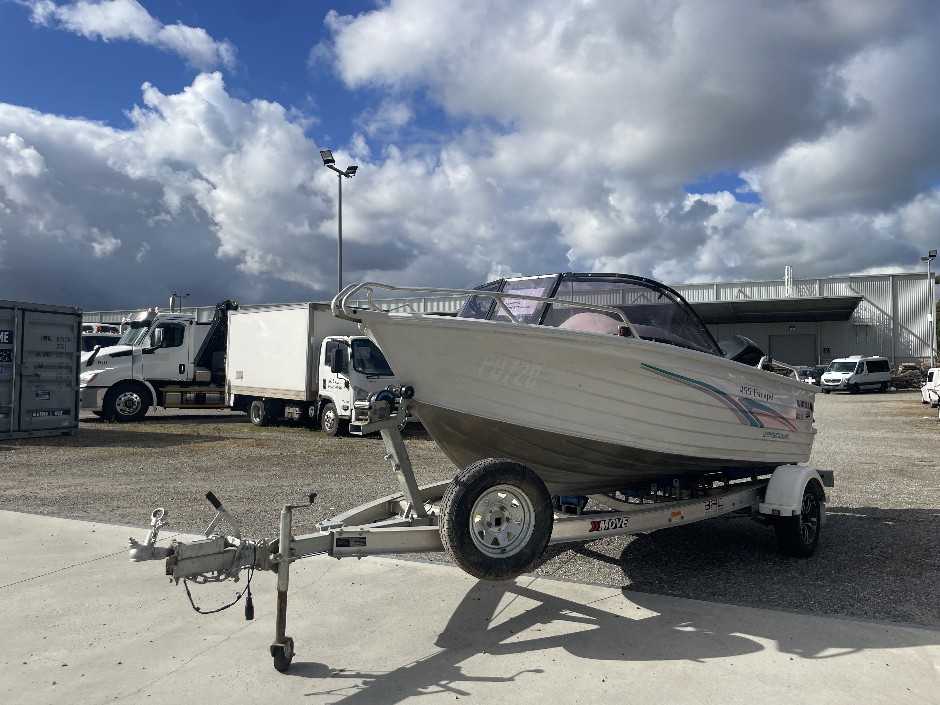 2001 Quintrex 455 Escape Boat