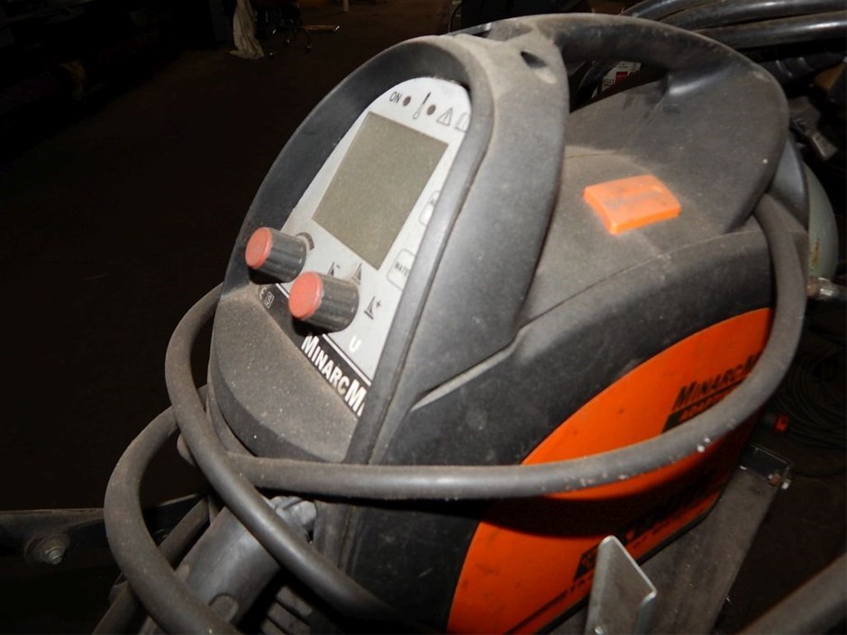 Mig Welder, Kemppi, Mini Mig adaptive 180, duty 180 amp at 25%, mounted ...