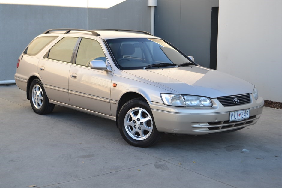 Toyota camry v60