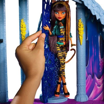 Monster high freaky fusion catacombs playset online