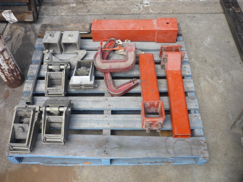 Autorobot chassis machine Auction (00047001258) Grays Australia