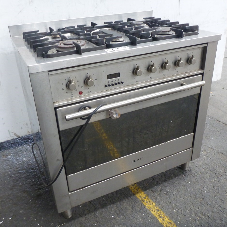 Technika 5 Burner Gas Range with Electric Oven Auction (00247007080