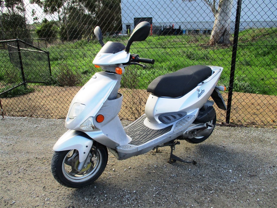 2004 Bolwell Arriba Pgo Scooter Cp 125 20 385 Automatic Auction 0001 3400133 Grays Australia
