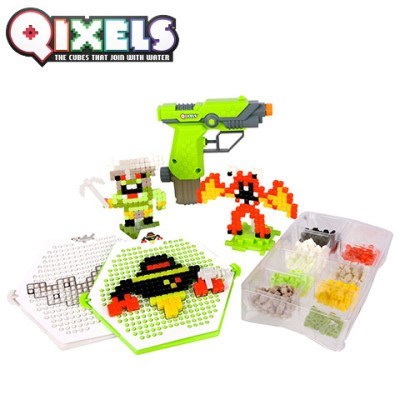 (BUNDLE!) Qixels Fuse buy Blaster + Zombies