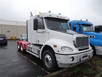 2010 Freightline CL112 Prime Mover