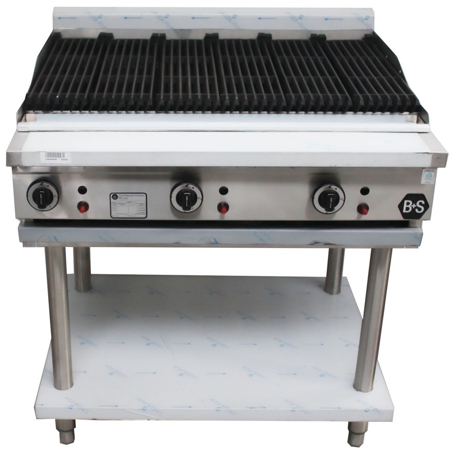 B + S BLACK GAS 900MM CHARGRILL NEVER BEEN USED