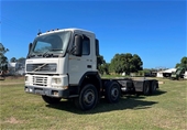 2001 Volvo FM7 (8 x 4) Cab Chassis Truck