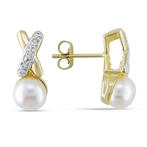 Freshwater White Pearl and Diamond Stud 